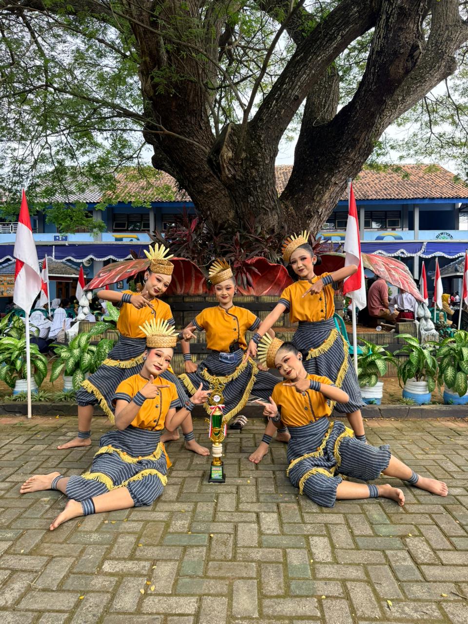 SMP Negeri 1 Kaliori Raih Juara 2 Lomba Tari FLS3N 2026
